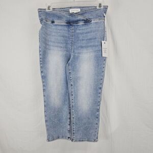 NWT! RISEN LA CROSS WAIST Light BLUE DENIM HIGH WAIST PULL ON CAPRI JEANS PANTS